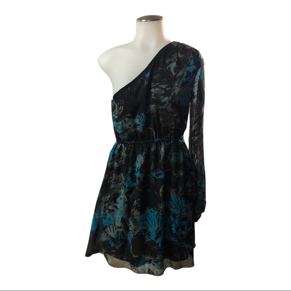 NOVEAU VENUZ CUT DRESS